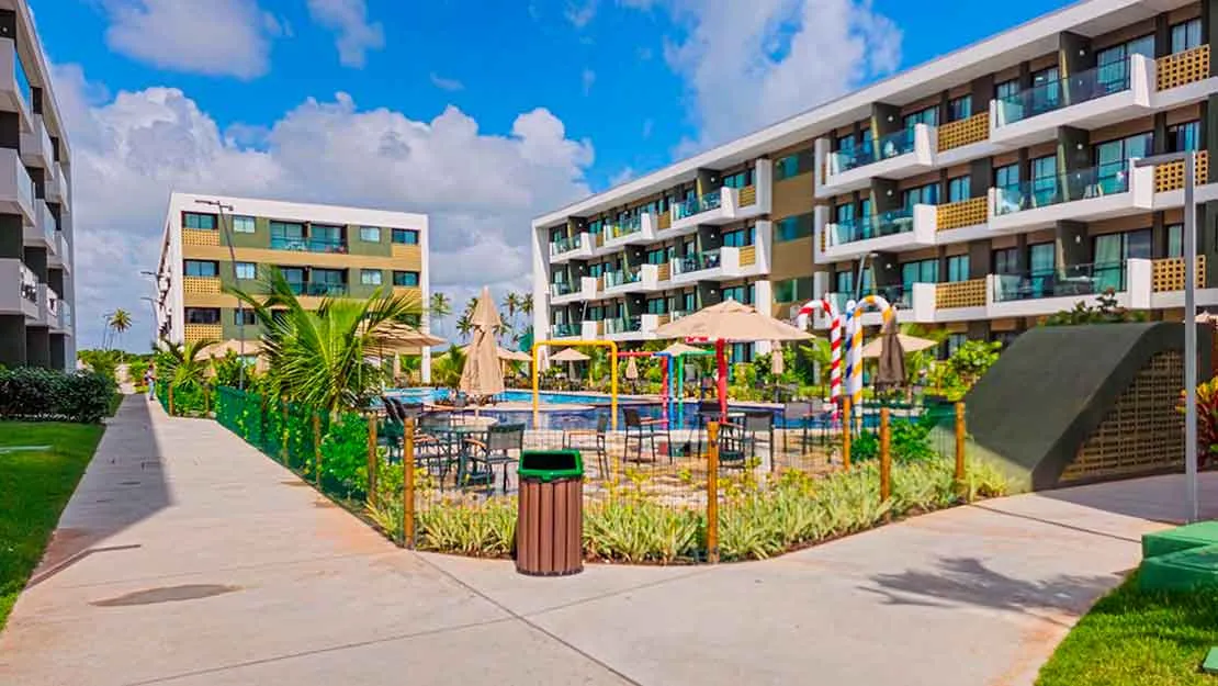 Planta, Perspectiva e Foto real do empreendimento 